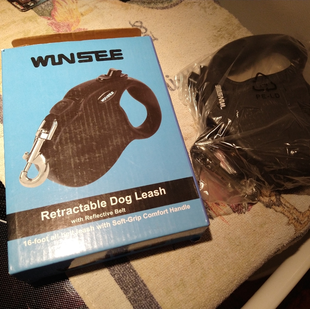 Winsee Retractable Dog Leash NIB